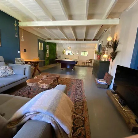 Het Opgemaakte Bed Panzió